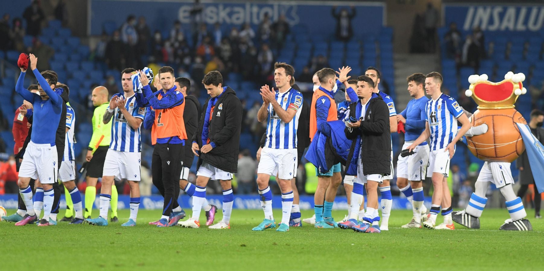 Una Real Sociedad con Pacheco, Djouahra, Martín y Sola se lleva una gran victoria gracias al gol de Aritz en un córner. 