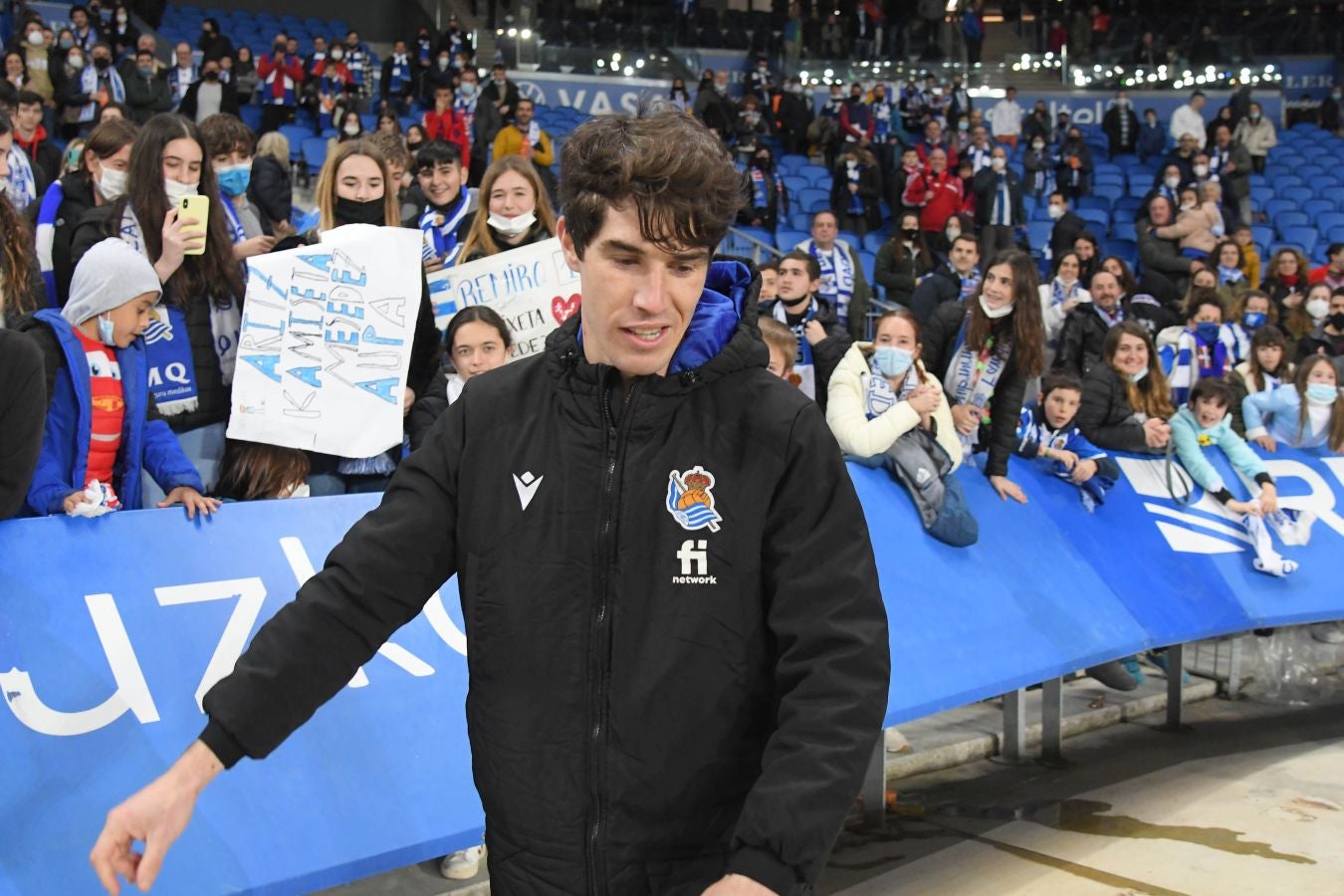 Una Real Sociedad con Pacheco, Djouahra, Martín y Sola se lleva una gran victoria gracias al gol de Aritz en un córner. 