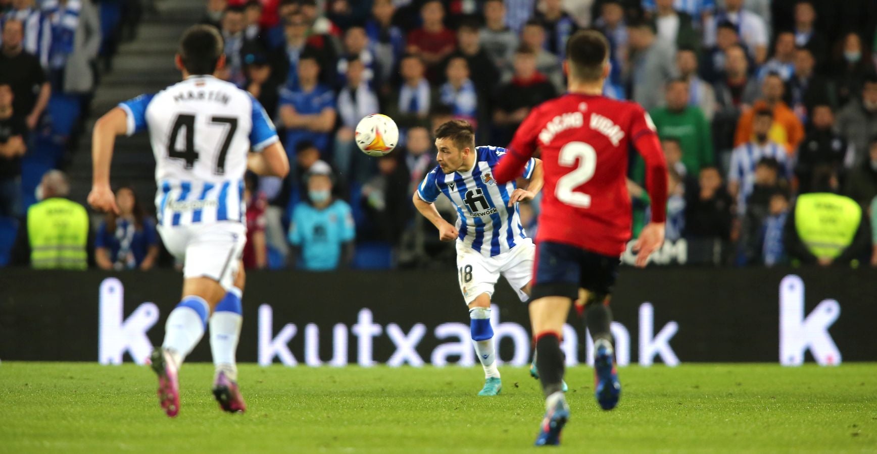 Una Real Sociedad con Pacheco, Djouahra, Martín y Sola se lleva una gran victoria gracias al gol de Aritz en un córner. 