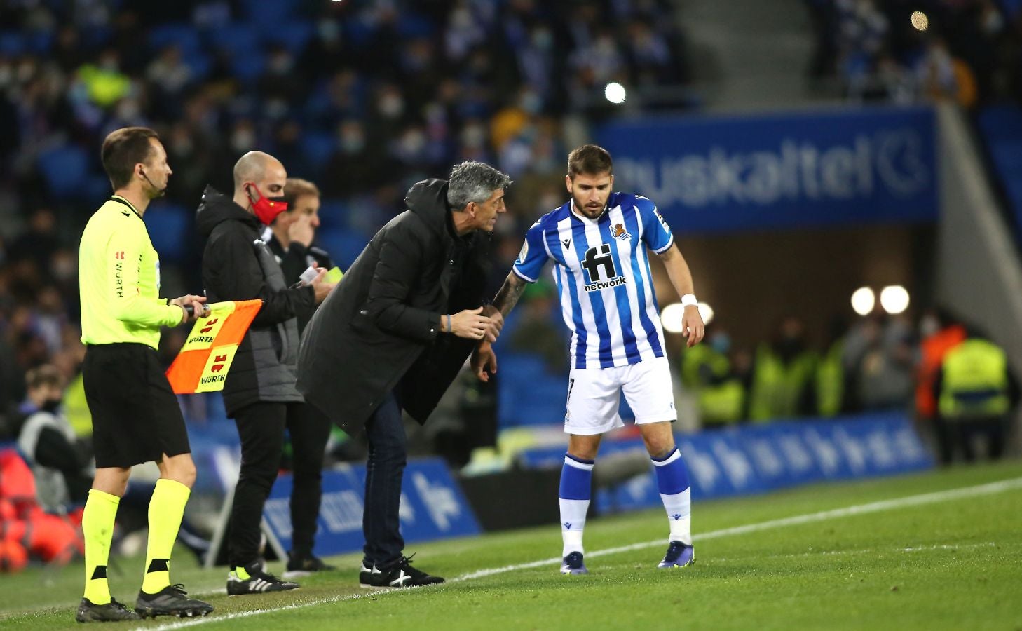 Una Real Sociedad con Pacheco, Djouahra, Martín y Sola se lleva una gran victoria gracias al gol de Aritz en un córner. 