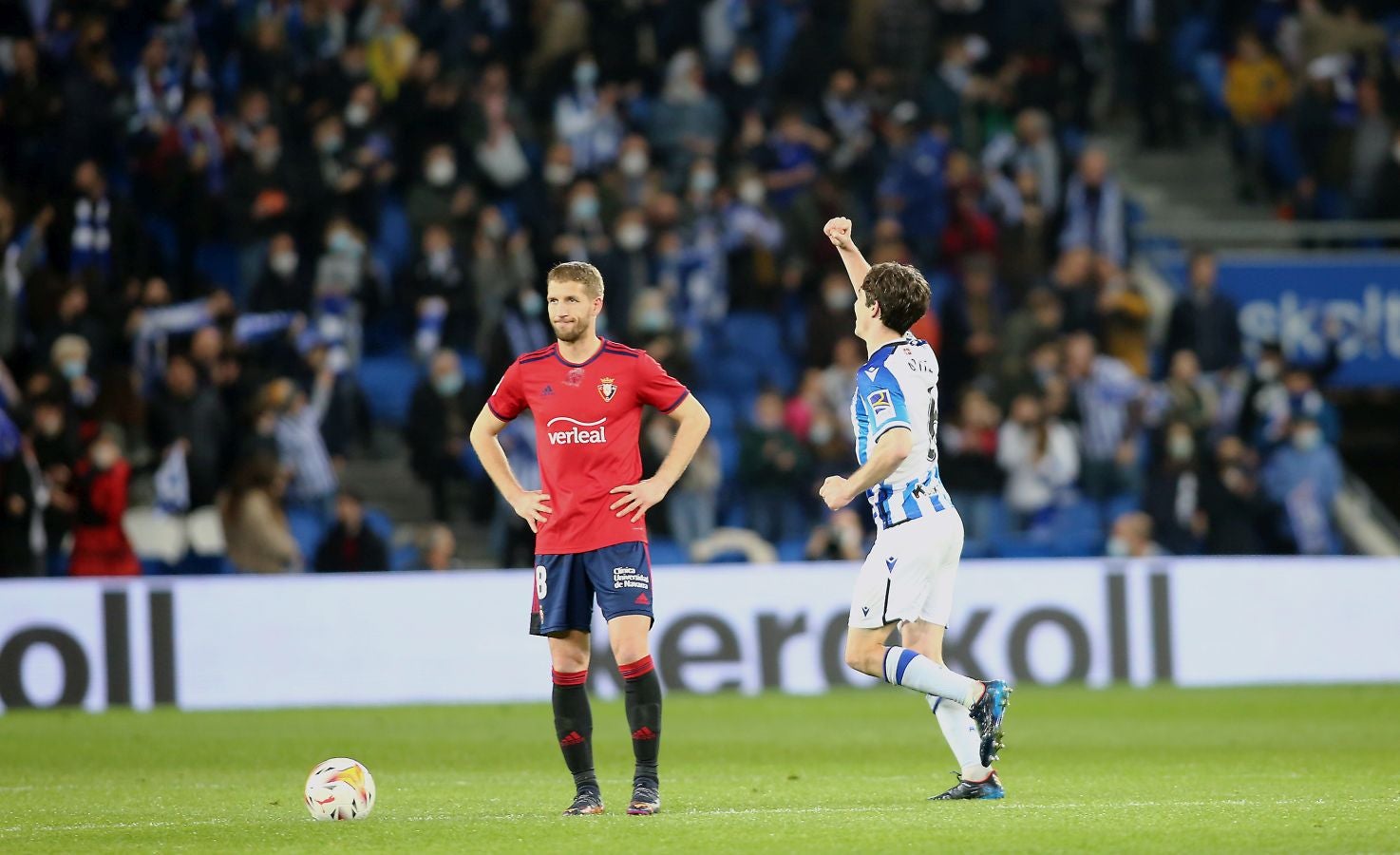 Una Real Sociedad con Pacheco, Djouahra, Martín y Sola se lleva una gran victoria gracias al gol de Aritz en un córner. 