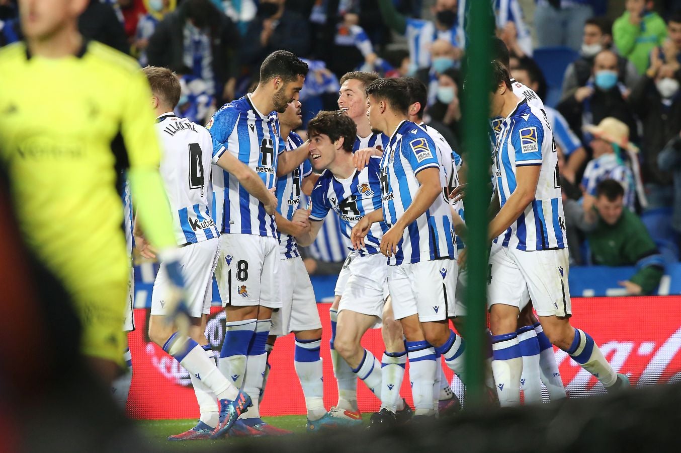 Una Real Sociedad con Pacheco, Djouahra, Martín y Sola se lleva una gran victoria gracias al gol de Aritz en un córner. 