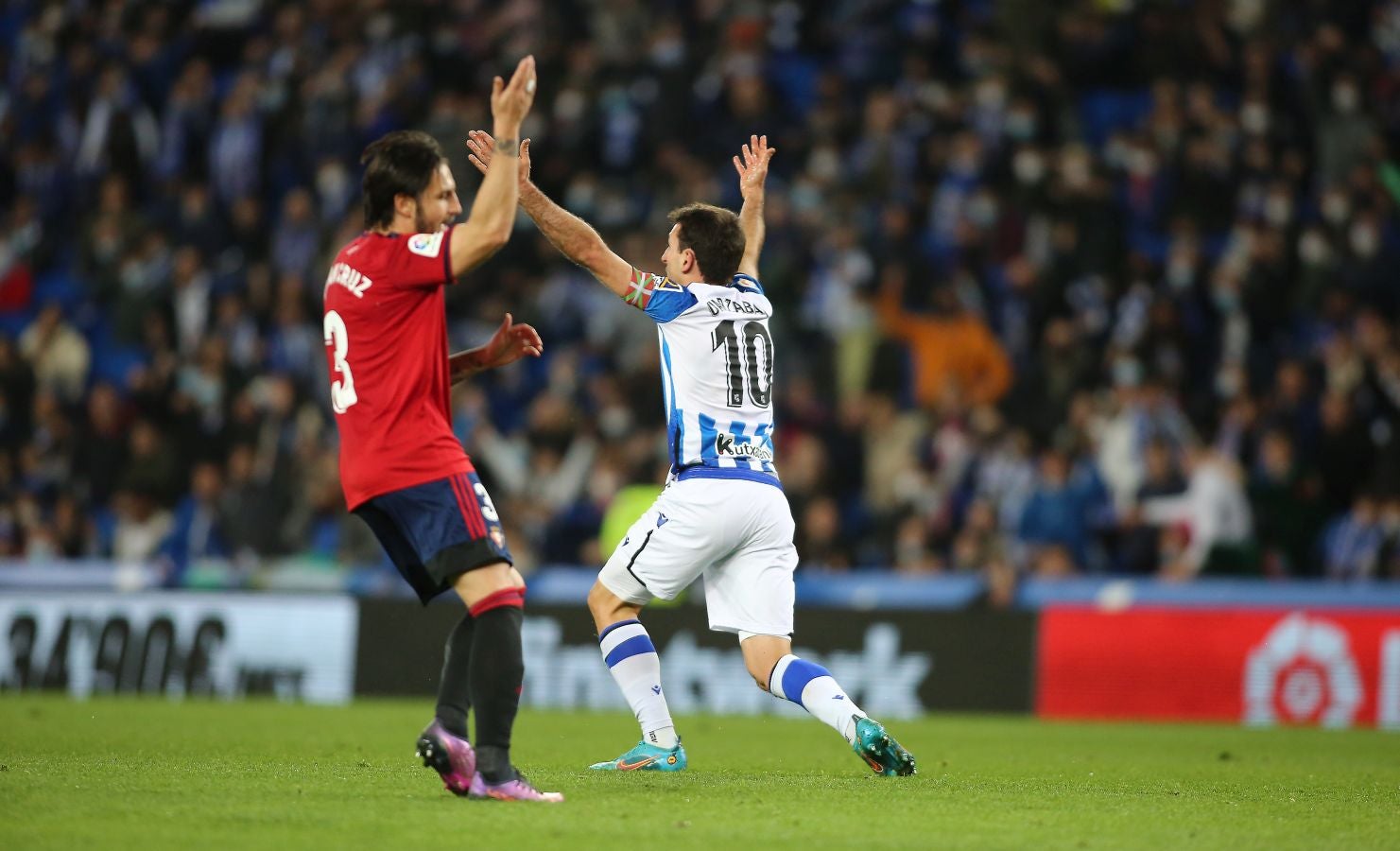 Una Real Sociedad con Pacheco, Djouahra, Martín y Sola se lleva una gran victoria gracias al gol de Aritz en un córner. 