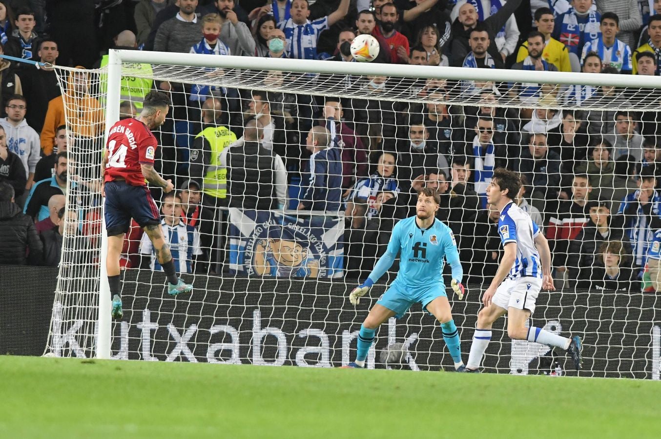 Una Real Sociedad con Pacheco, Djouahra, Martín y Sola se lleva una gran victoria gracias al gol de Aritz en un córner. 