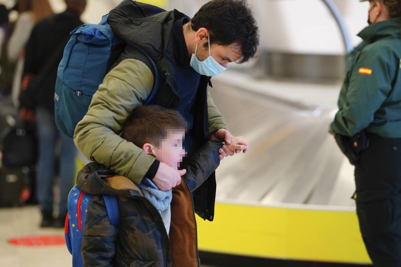 Llegada de los repatriados de Ucrania al aeropuerto de Madrid-Barajas.