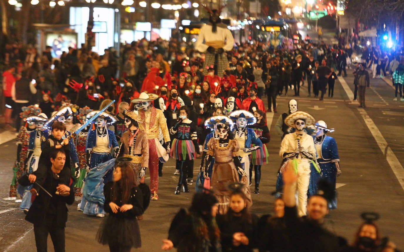 Fotos: Lloros y llamas en el Entierro de la Sardina en Donostia