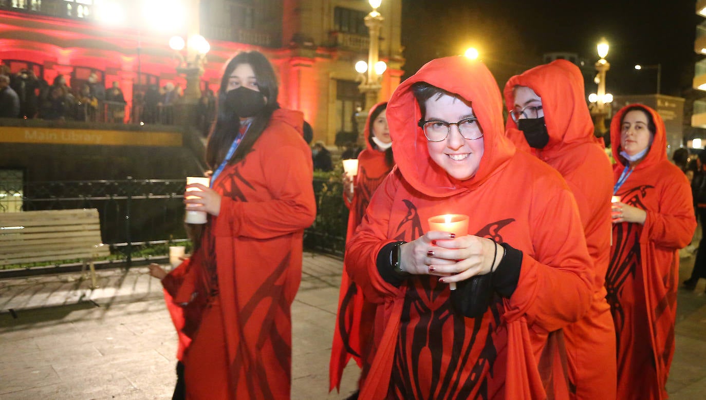 Fotos: Lloros y llamas en el Entierro de la Sardina en Donostia