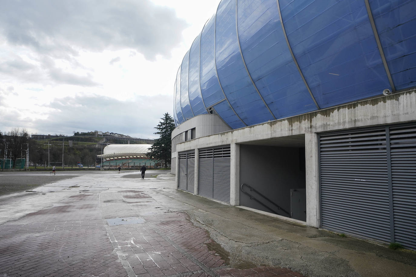Fotos: Un tercio de los alrededores del estadio de Anoeta se reurbanizarán a finales de año