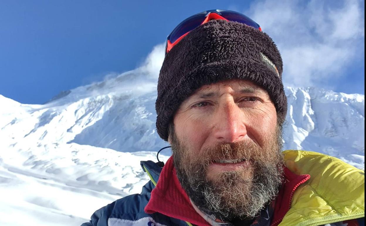 Alex Txikon, Sierra Leonatik Pakistanera eguzki-energia hari duela