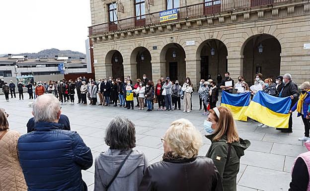 Imagen principal - Concentraciones en Irun, Ordizia y Lasarte-Oria.