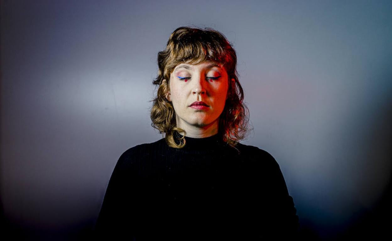 Lide Hernando donostiarrak rocka ordezkatuko du. Musika tradizionala, berriz, Maddi Oihenart zuberotarrak.