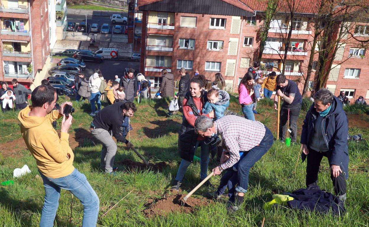 Día del Árbol en familia en Astigarraga