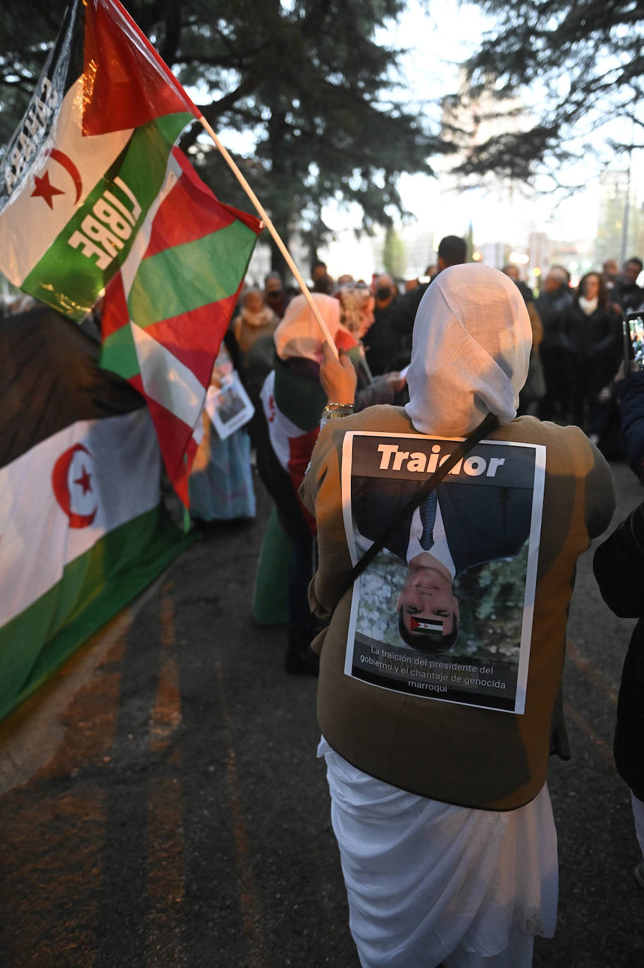 Fotos: Protesta en Donostia por el giro del Gobierno central sobre el Sáhara