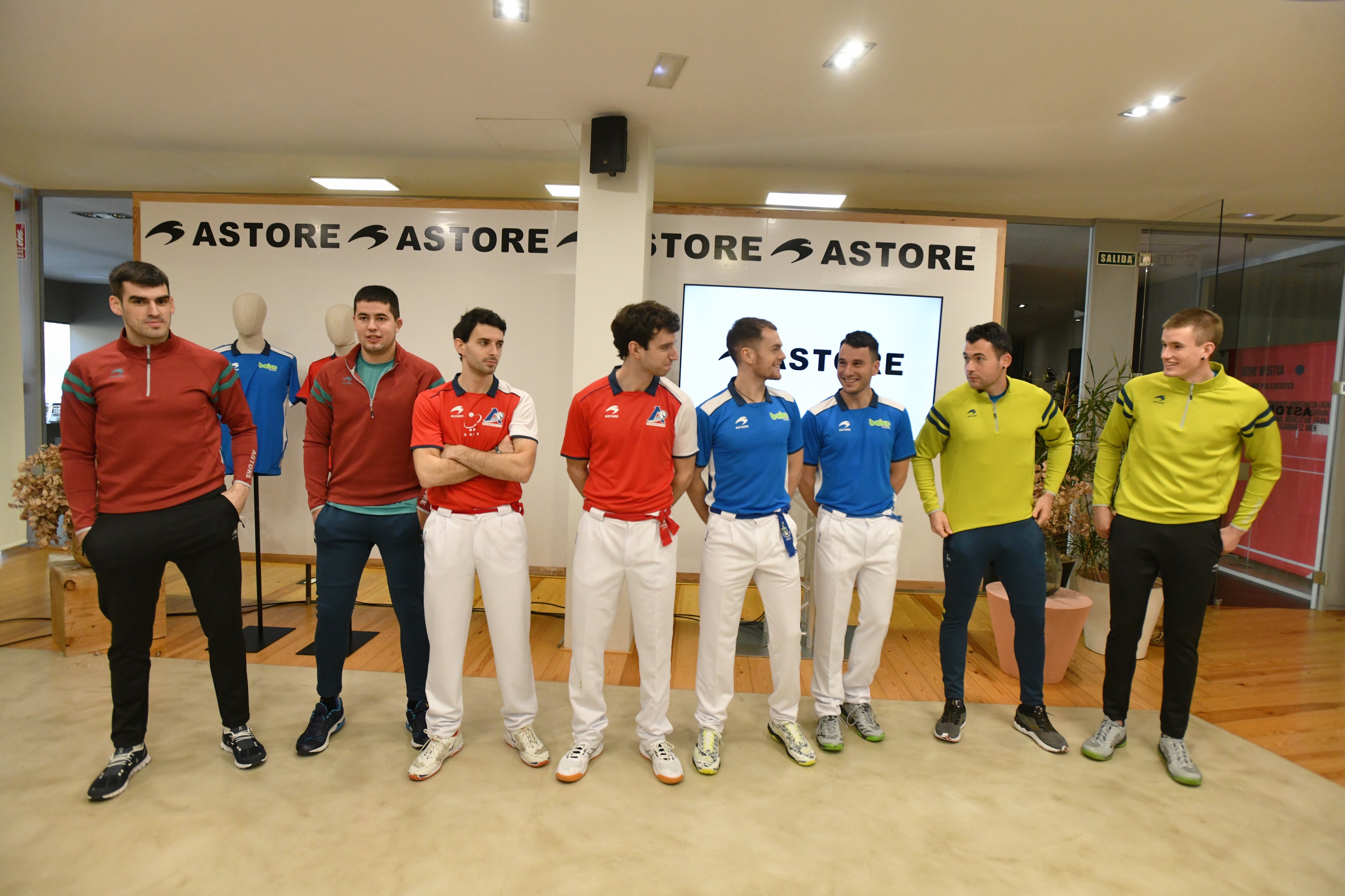 Fotos de las nuevas camisetas Astore del Campeonato Parejas de pelota