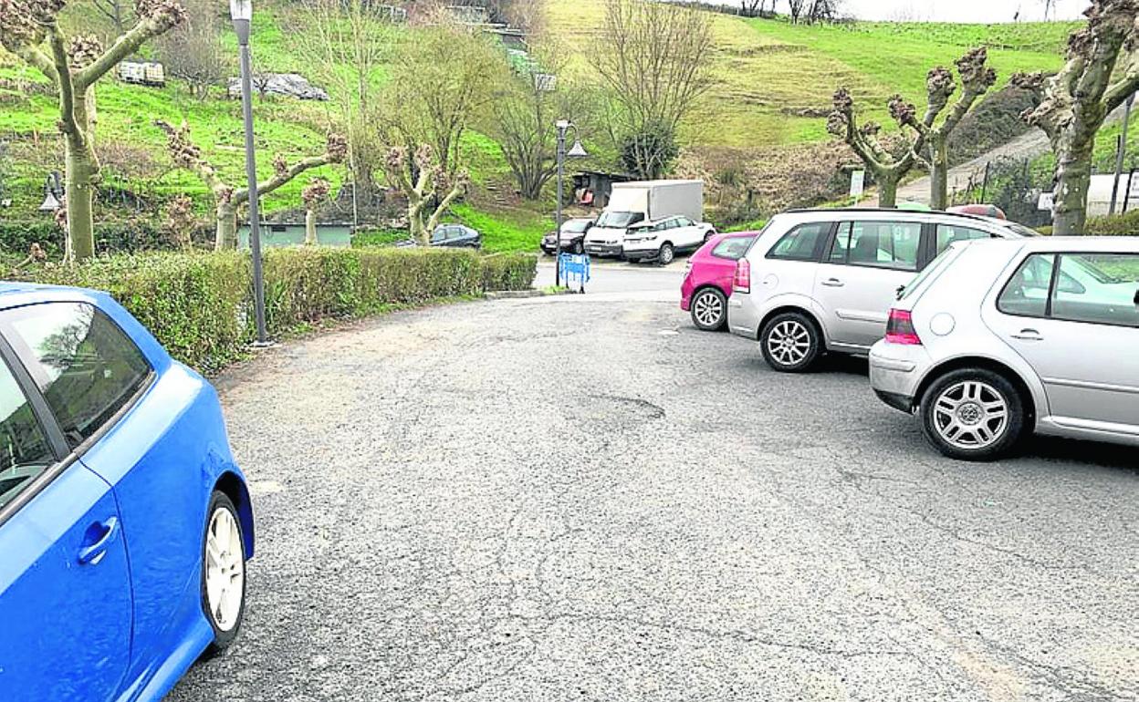 Aspecto de uno de los estacionamientos en los que se renueva el firme.