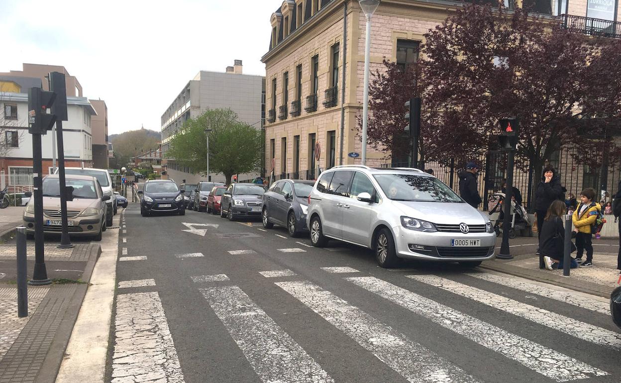 La calle Atarizar pasará a ser vial de coexistencia en el tramo de la Ikastola Zurriola