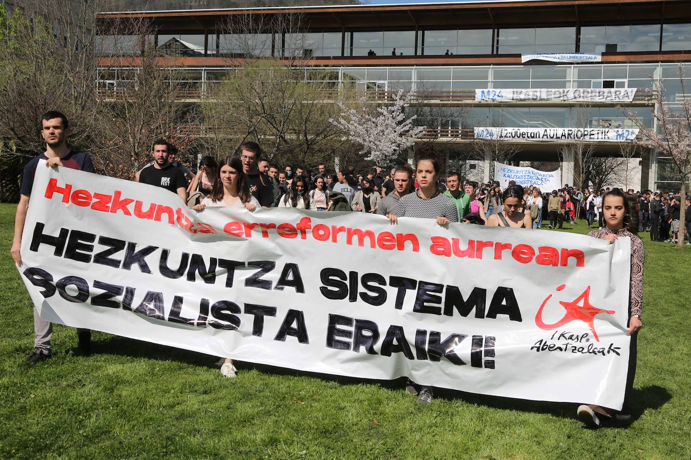 Fotos: Imágenes de la huelga de estudiantes para protestar encontra de las reformas educativas