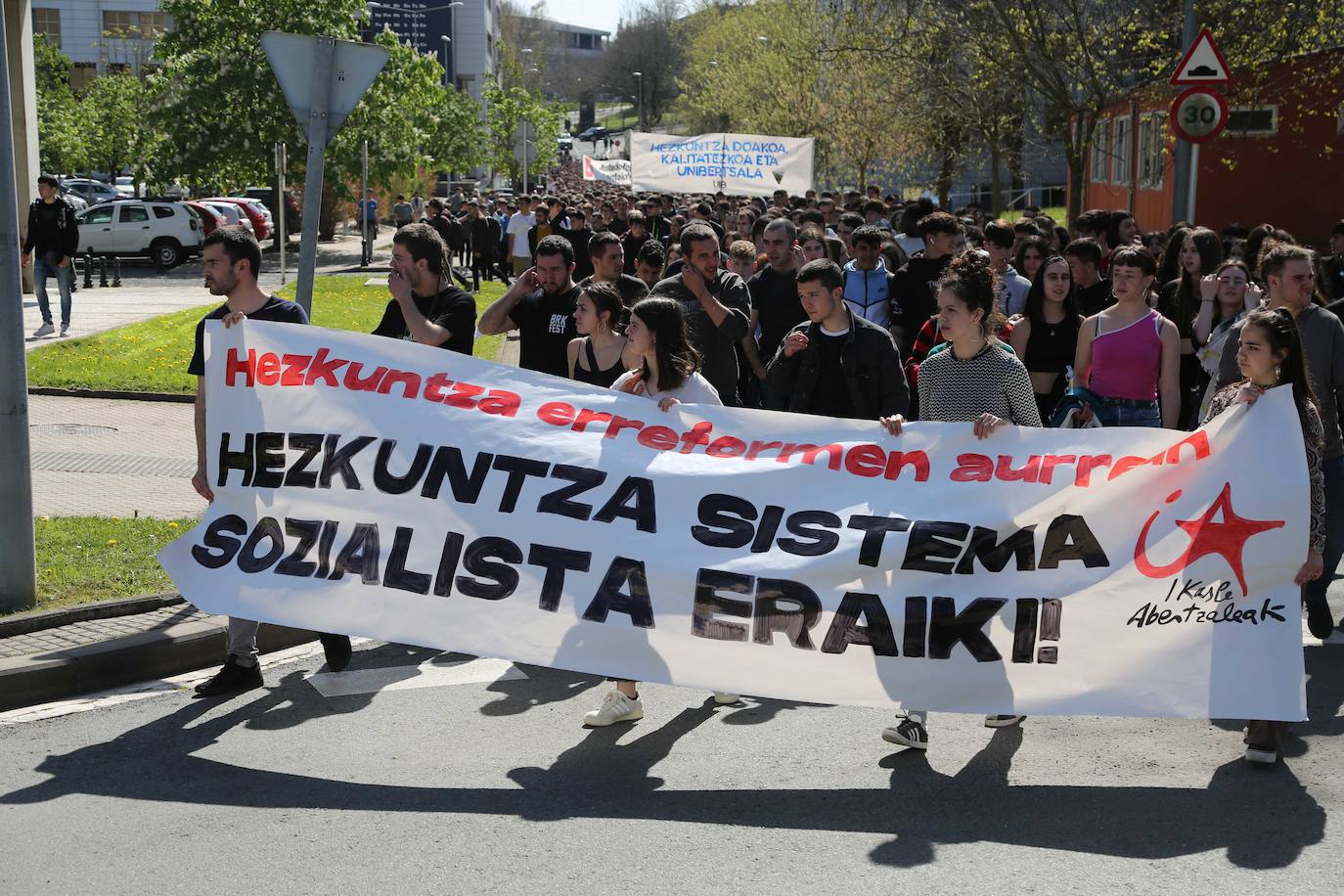 Fotos: Imágenes de la huelga de estudiantes para protestar encontra de las reformas educativas