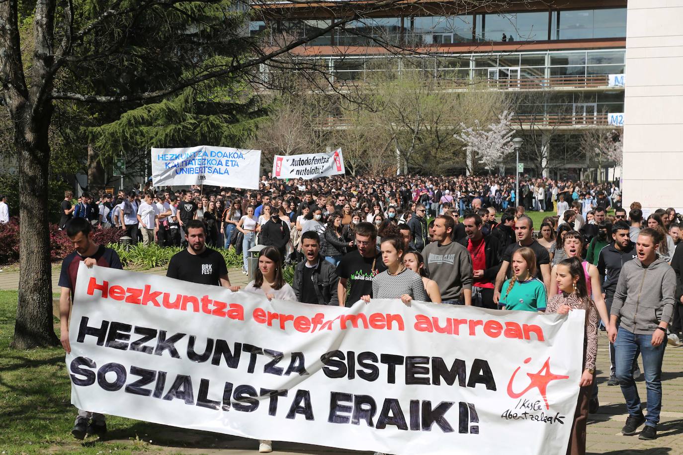 Fotos: Imágenes de la huelga de estudiantes para protestar encontra de las reformas educativas