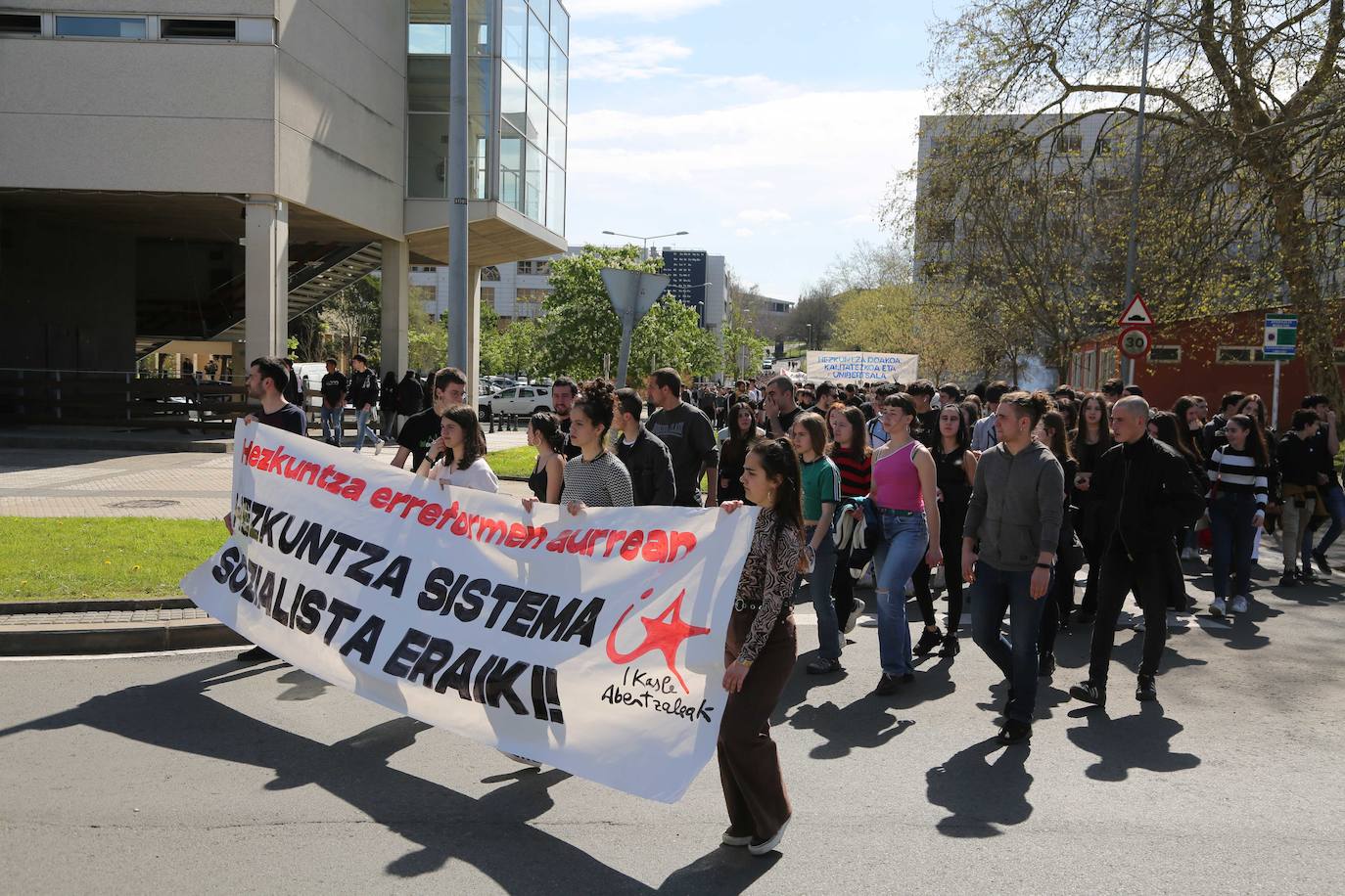 Fotos: Imágenes de la huelga de estudiantes para protestar encontra de las reformas educativas