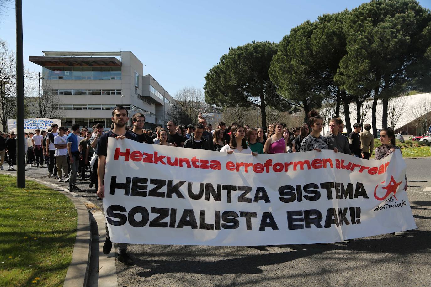 Fotos: Imágenes de la huelga de estudiantes para protestar encontra de las reformas educativas