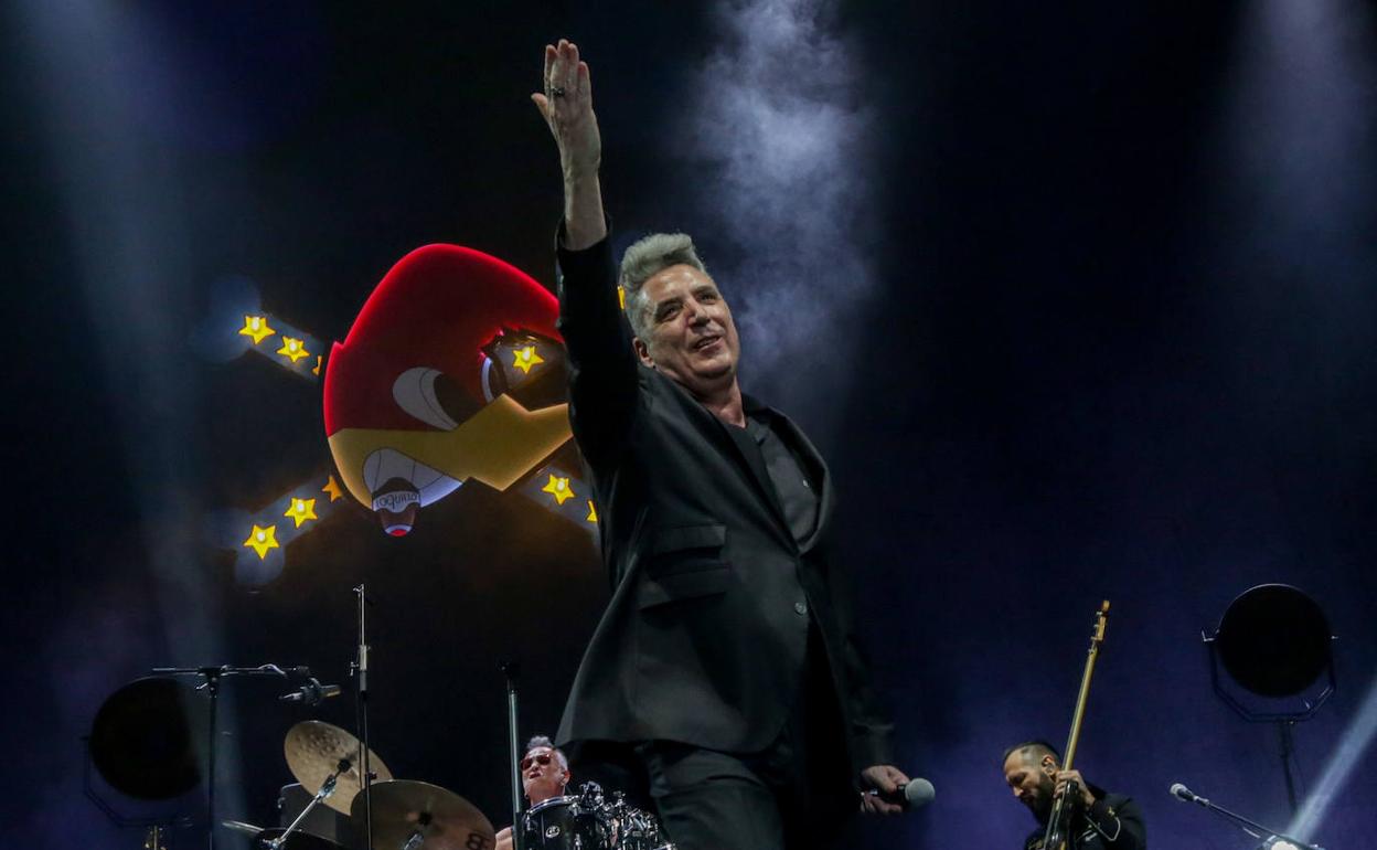 Loquillo durante un concierto en beneficio de la Fundación Banco de Alimentos de Madrid, en Madrid en 2020. 