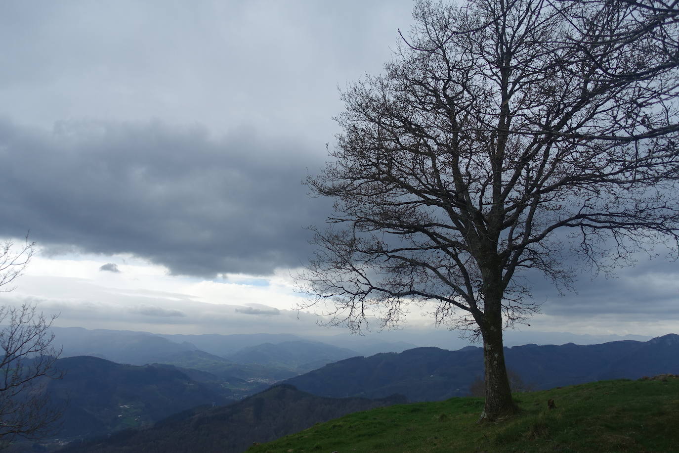 Fotos: Intxur, por el antiguo castro de Tolosaldea