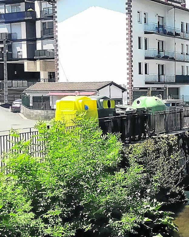 Contenedores en Bera. 