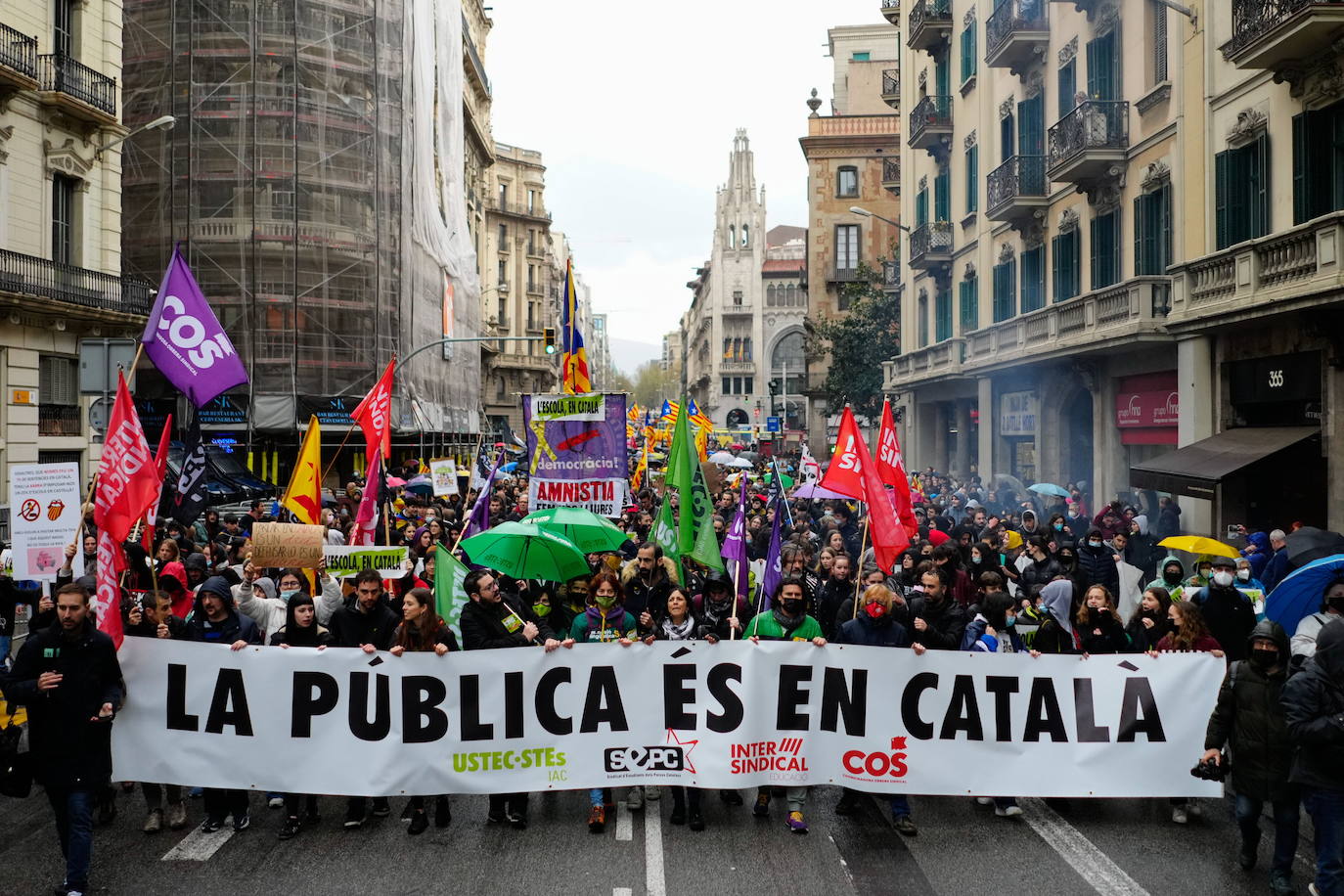 Manifestación en defensa del catalán en las escuelas catalanas. 