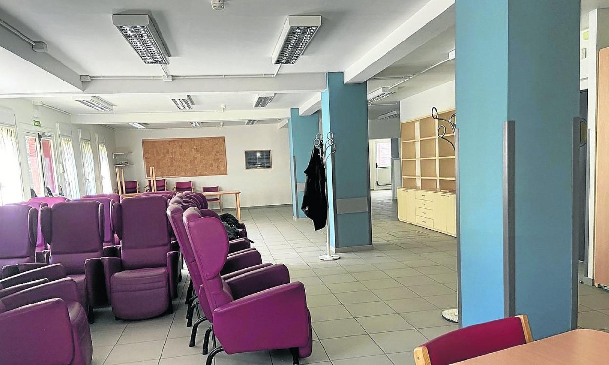 Vista de una de las tres dependencias en el ala izquierda, junto al hogar del jubilado. 