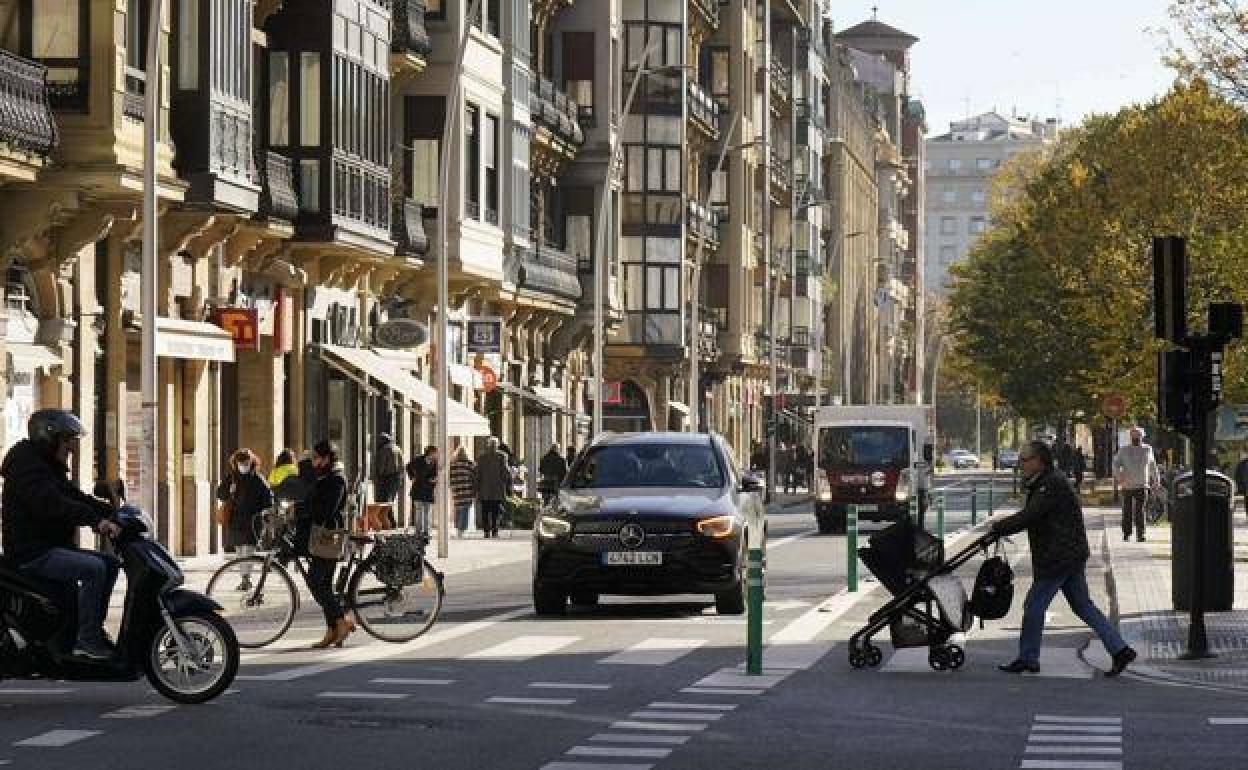 La calle Easo será una de las que limiten el perímetro de circulación del tráfico privado, al que se le vetará el acceso al centro en 2023. 