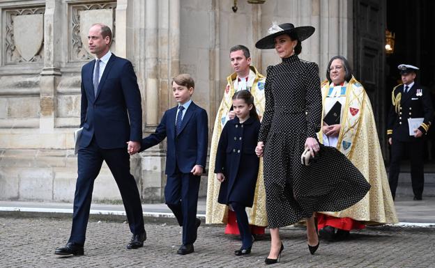 La princesa Carlota luce uno de los abrigos fetiche de su armario.