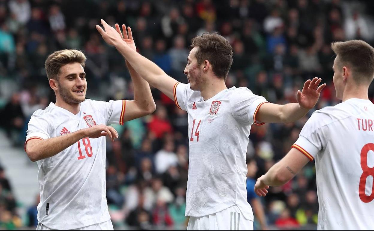 Sub-21: Un golazo del txuri-urdin Robert Navarro clasifica a la Sub-21 al Europeo