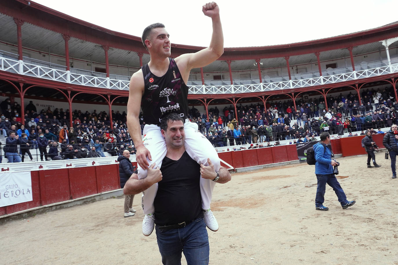 Fotos: Vicente se lleva una apuesta para la historia