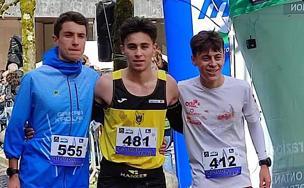 Jon Baz ganador de la prueba corta con Sainz y Angulo. 