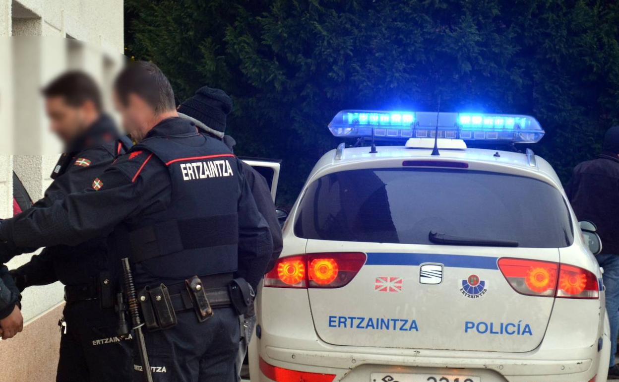 Sucesos: Cazado en Errenteria tras robar 1.600 euros en monedas y billetes en una farmacia