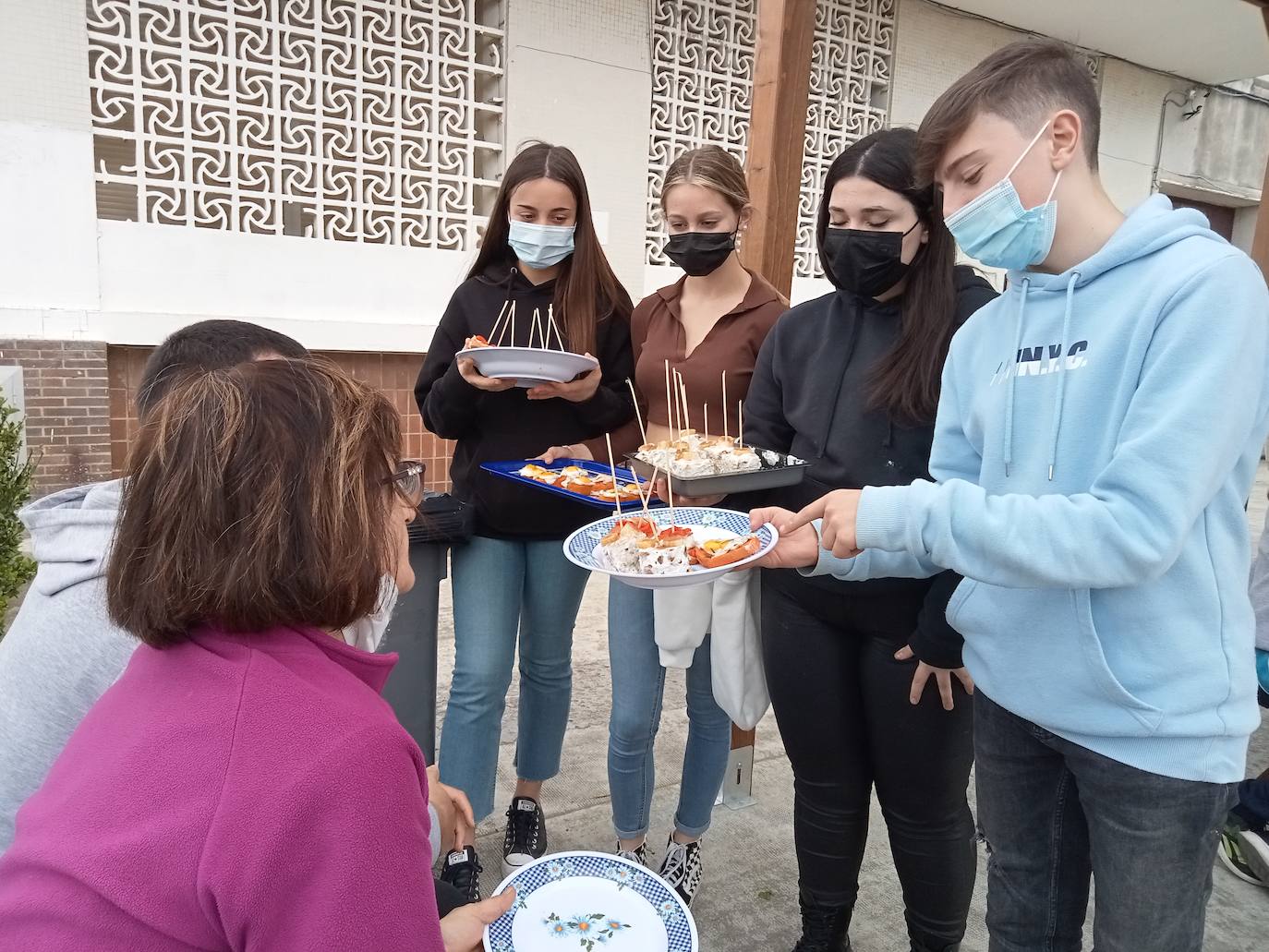 Los alumnos de 3º de la E.S.O., con un proyecto de alimentación.