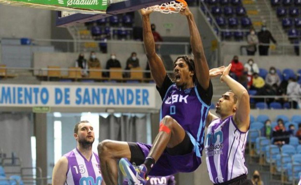 Los santanderinos liderados por su americano Kessly Felizor lograron darle la vuelta al partido. 