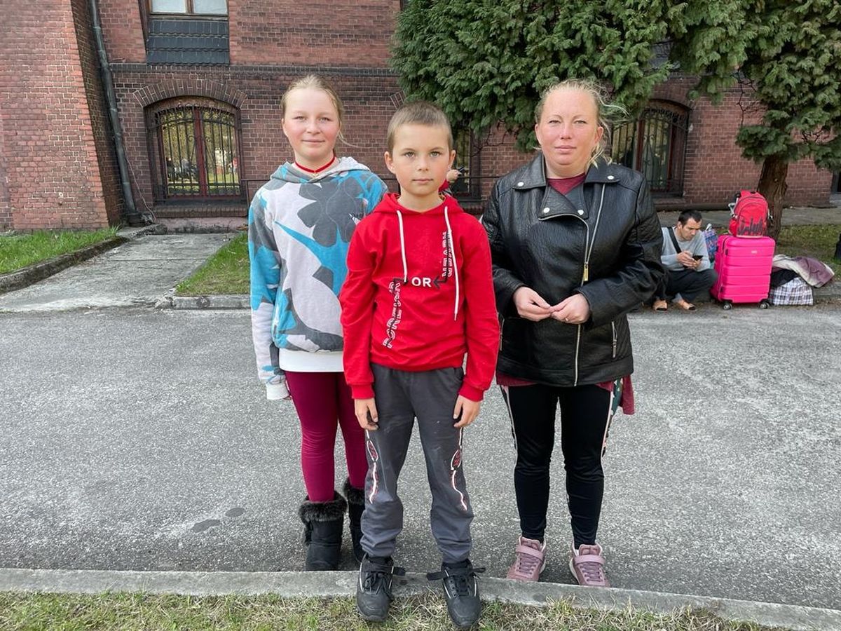 20 niños ucranianos viajan a Gipuzkoa en el primer autobús organizado por Chernobil Elkartea. 