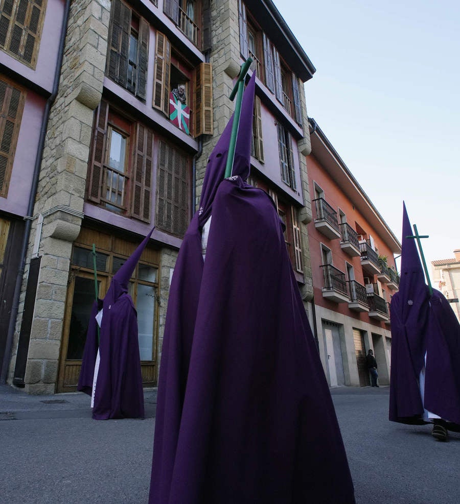 Fotos: La procesión de Viernes Santo reunió a cientos de personas en Segura