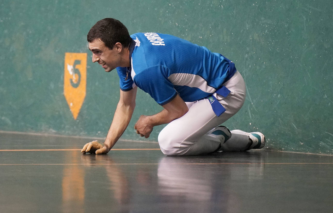 Fotos: Ezkurdia se encuentra con demasiadas facilidades