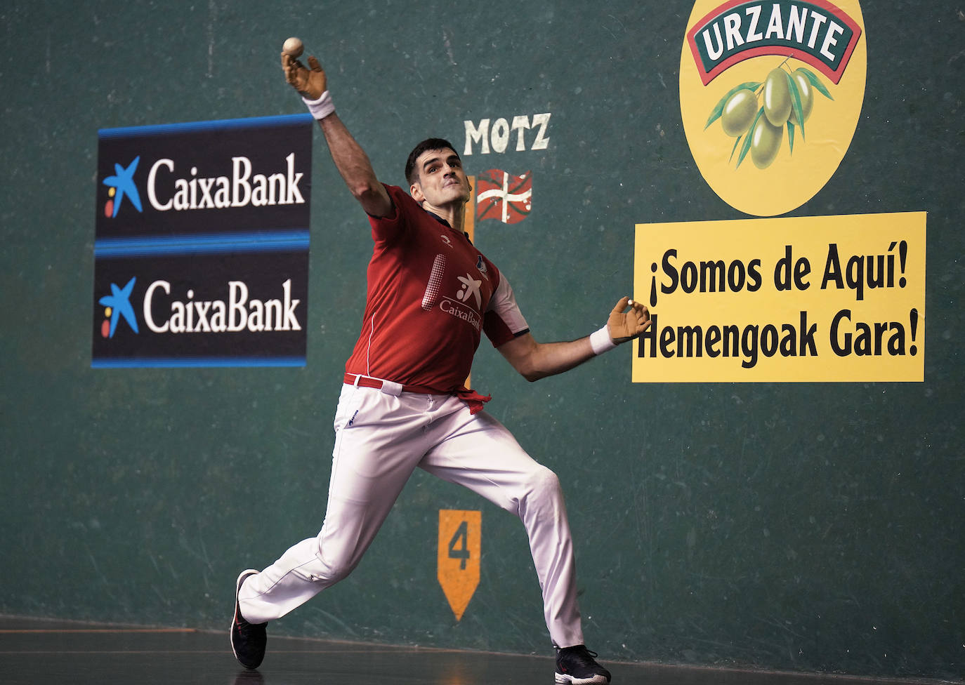 Fotos: Ezkurdia se encuentra con demasiadas facilidades