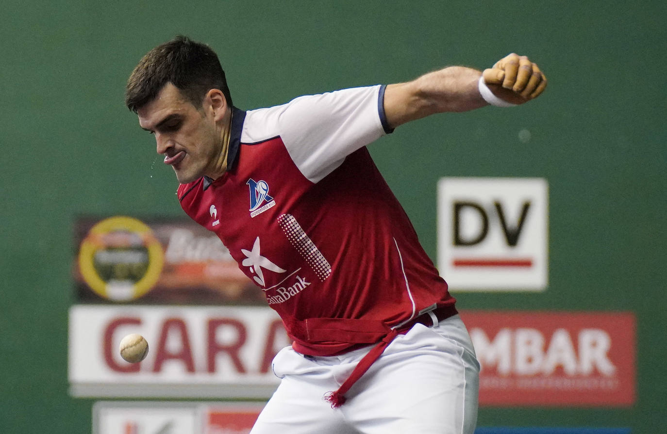 Fotos: Ezkurdia se encuentra con demasiadas facilidades