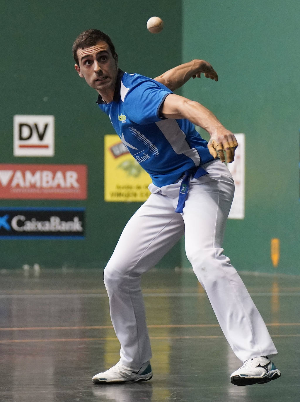 Fotos: Ezkurdia se encuentra con demasiadas facilidades