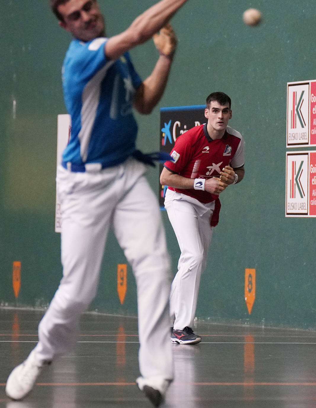 Fotos: Ezkurdia se encuentra con demasiadas facilidades