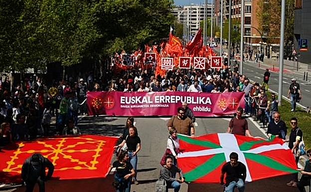 EH Bildu reivindica el modelo vasco de gestión para materializar la independencia en Euskadi 