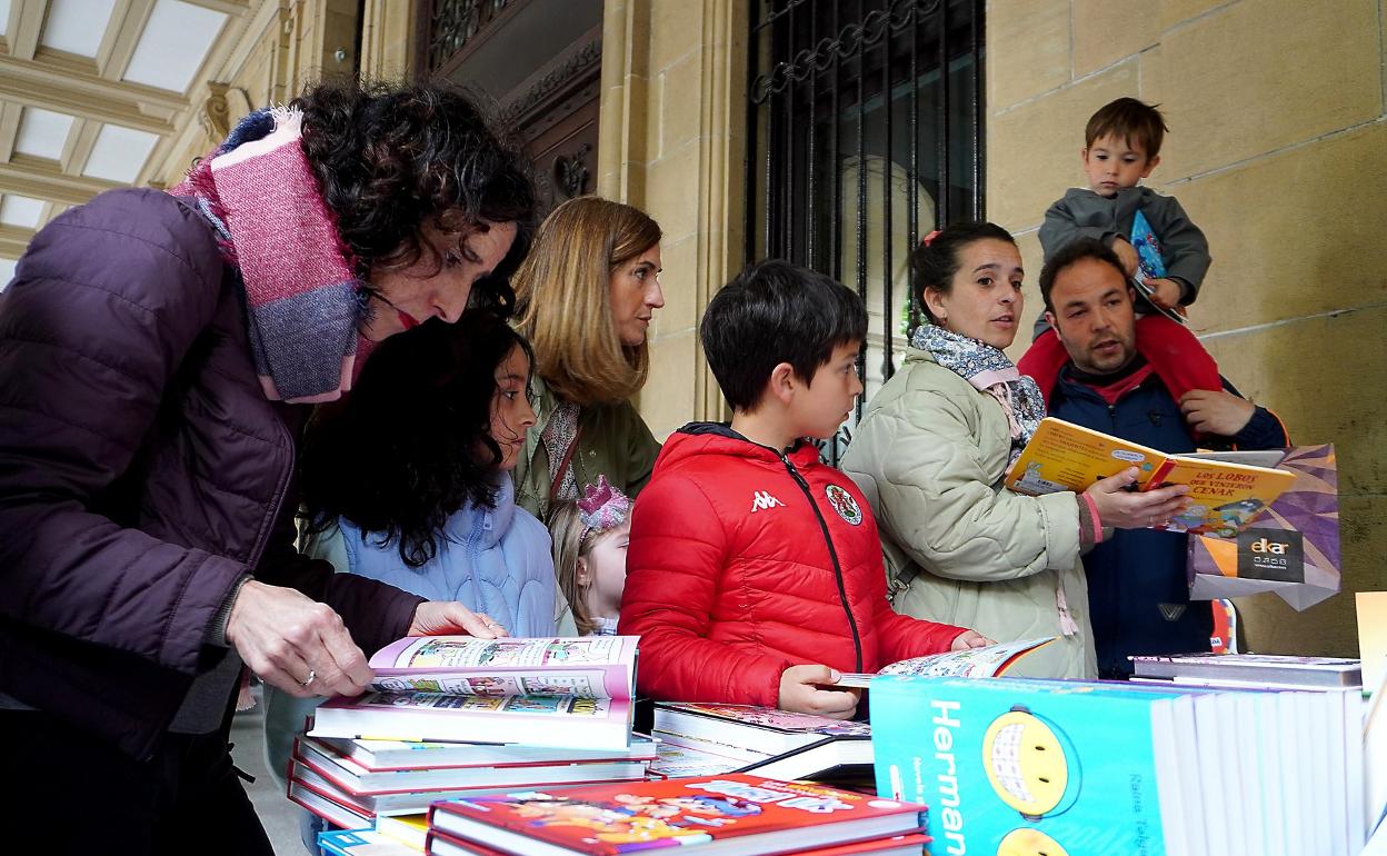 El público infantil y familiar acaparó buena parte de las ventas. p