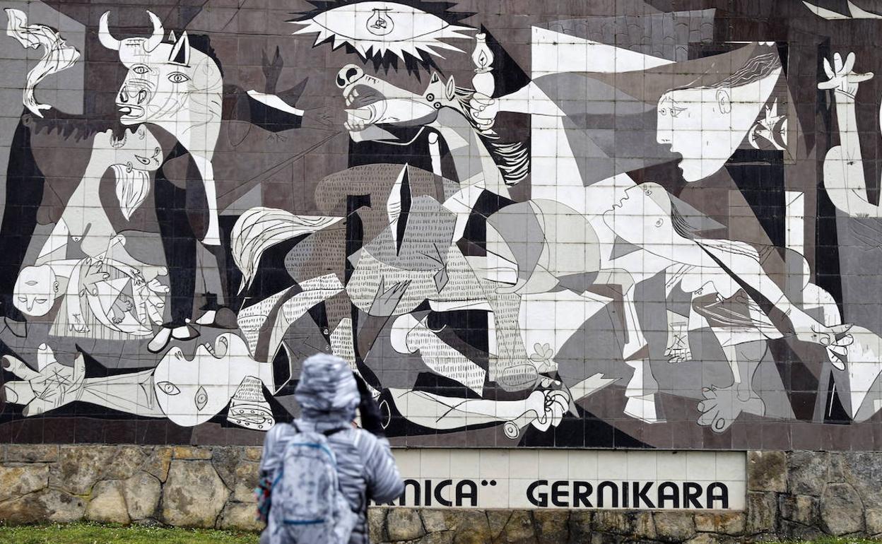 Réplica del cuadro Gernika de Pablo Picasso.