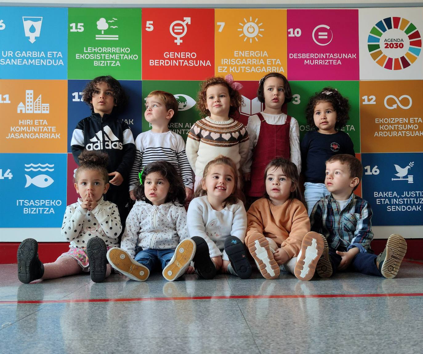 Los txikis de la clase de 2 años.