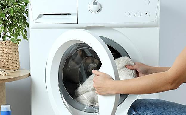 Precio de la luz mañana sábado 30 de abril: las horas más baratas para poner los electrodomésticos